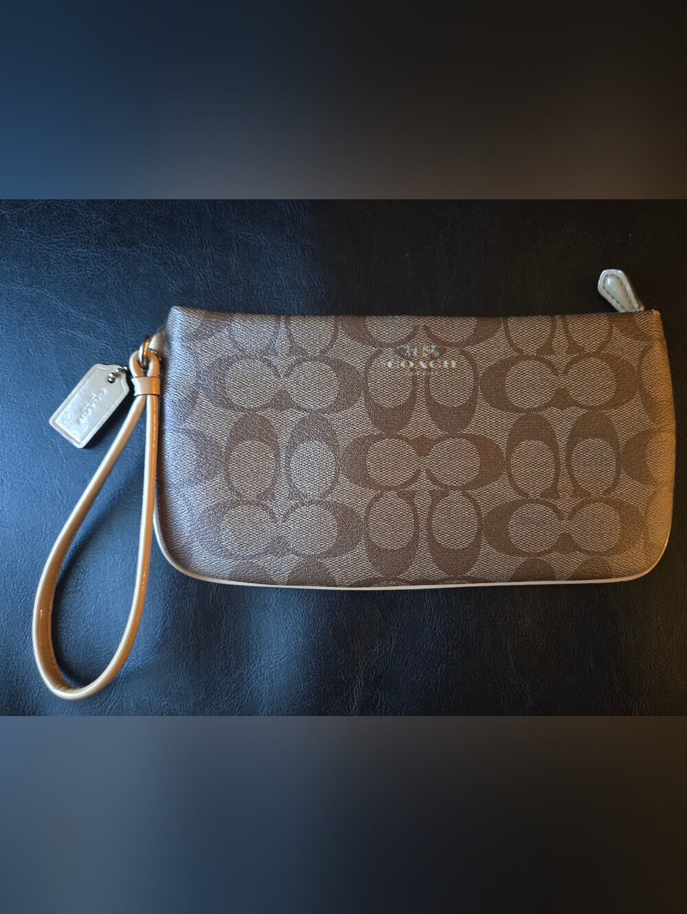 Coach Wristlet in Signature Canvas - Khaki/Tan (6 Card Slots)